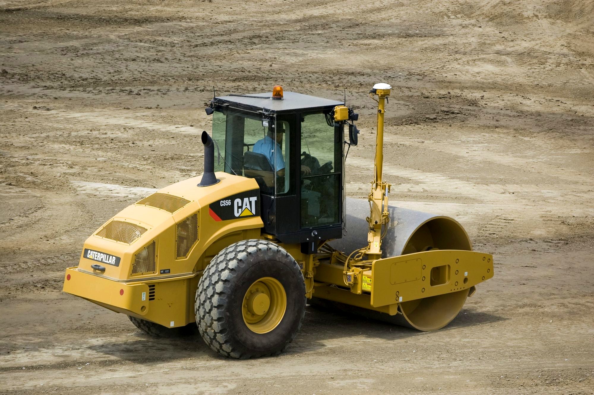 Caterpillar CS56 soil compactor, platform family for SE-X003